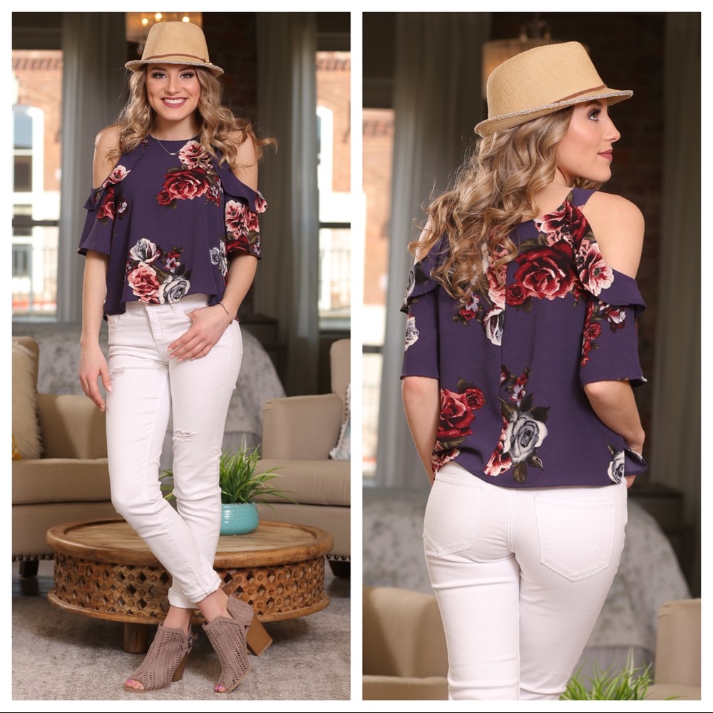 ✨LAST✨Eggplant cold shoulder floral ruffle top - Picture 4 of 7